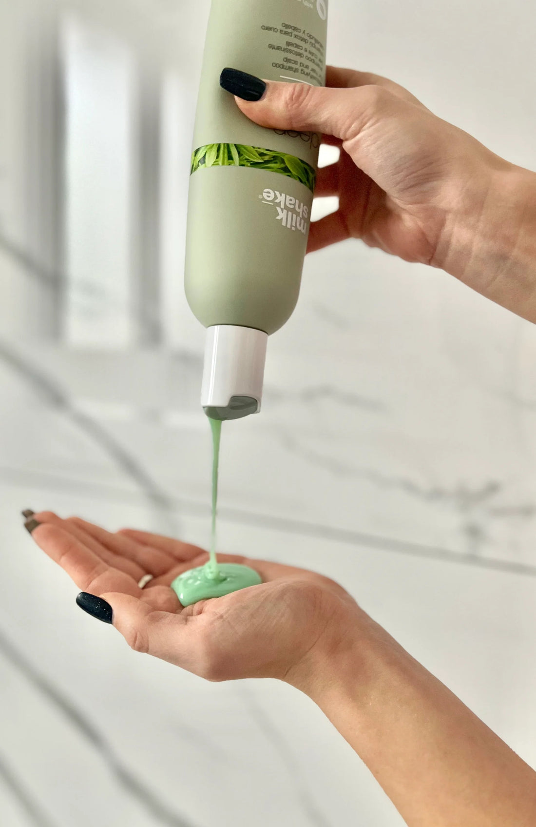Milk Shake Deep Detox Shampoo – 300 ml  Shampoo detox de limpieza profunda para cuero cabelludo y cabello